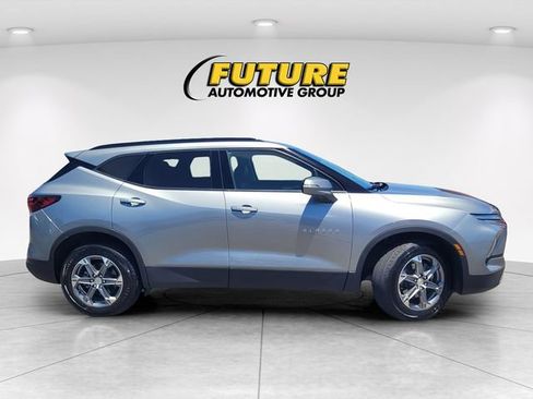 Used 2023 Chevrolet Blazer LT AWD/4WD image 3