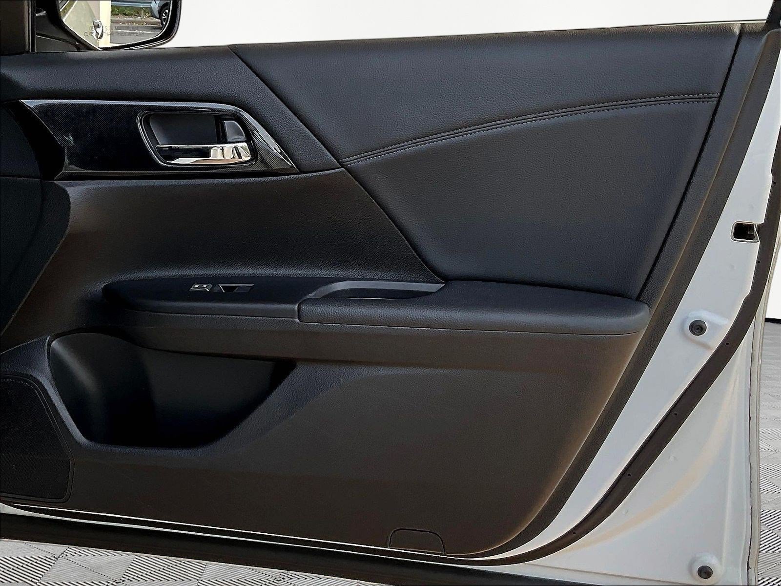 Used 2015 Honda Accord Sport image 27