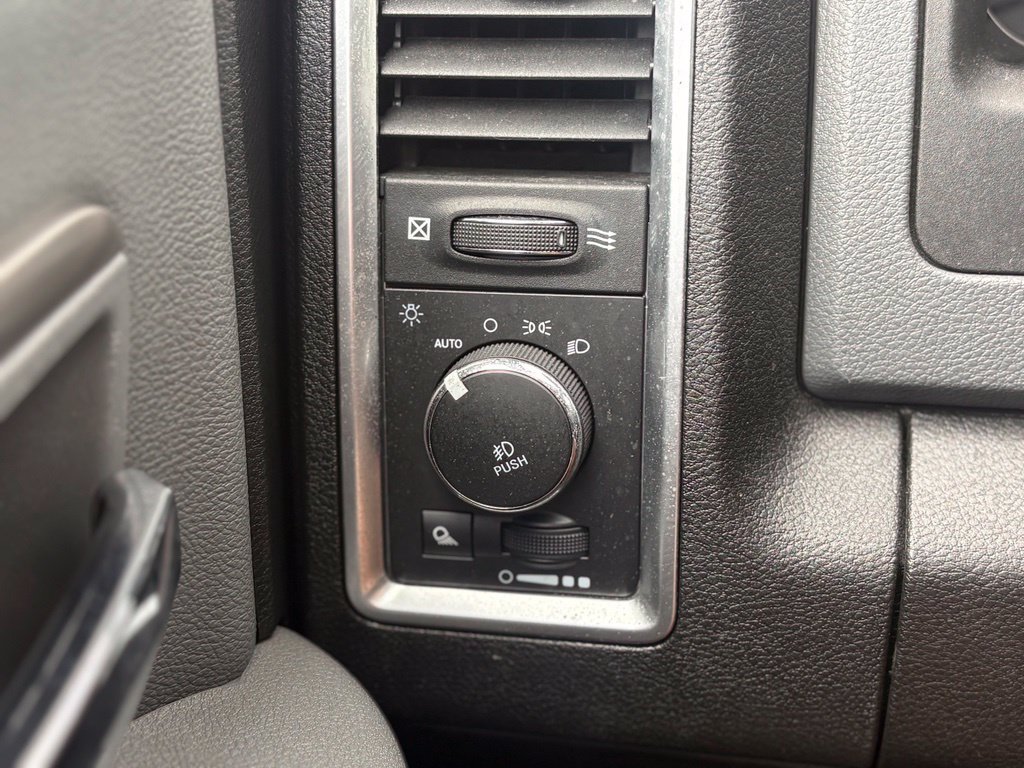 Used 2020 RAM 1500 Warlock w/ Electronics Group AWD/4WD image 31