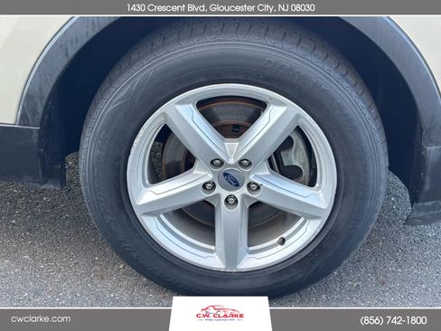 Used 2017 Ford Explorer XLT w/ Equipment Group 202A image 30