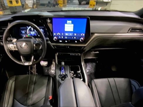 Used 2024 Lexus TX 500h F SPORT Premium image 15