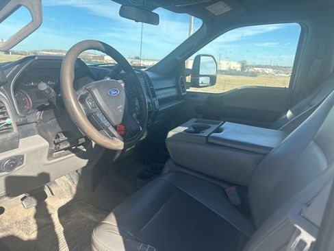Used 2019 Ford F350 XL w/ Power Equipment Group image 9