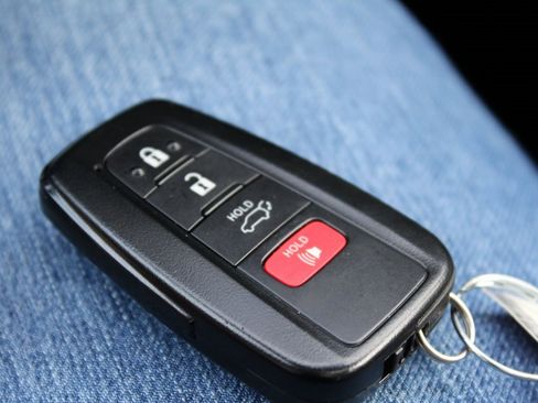 Used 2023 Toyota Highlander XSE image 25