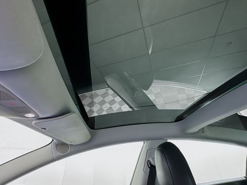 Used 2020 Tesla Model 3 Standard Range Plus image 25