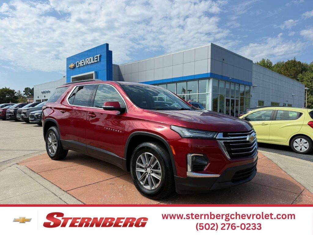 Used 2023 Chevrolet Traverse LT FWD image 1