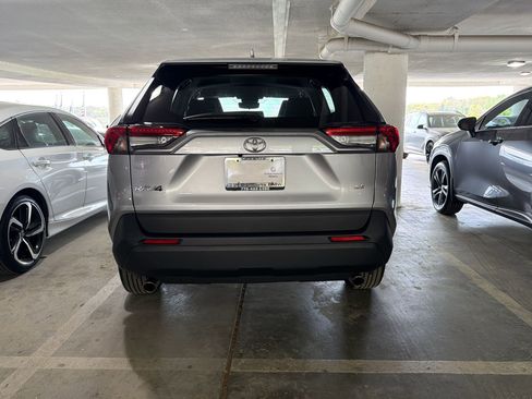 Used 2022 Toyota RAV4 LE image 6