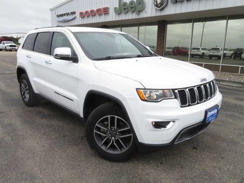 Used 2019 Jeep Grand Cherokee Limited AWD/4WD image 4