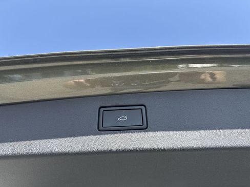 New 2026 Volkswagen Tiguan SE R-Line FWD image 43
