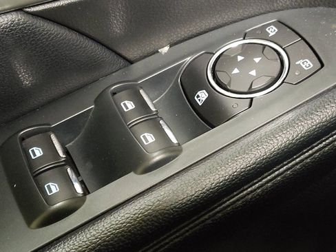 Used 2017 Ford Explorer XLT w/ Equipment Group 202A FWD image 27