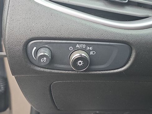 Used 2024 Chevrolet Malibu LT image 32