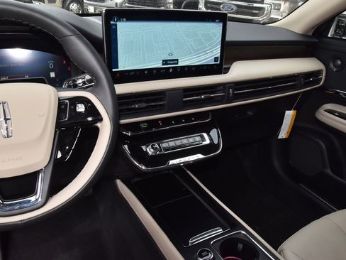 New 2026 Lincoln Corsair Reserve image 26