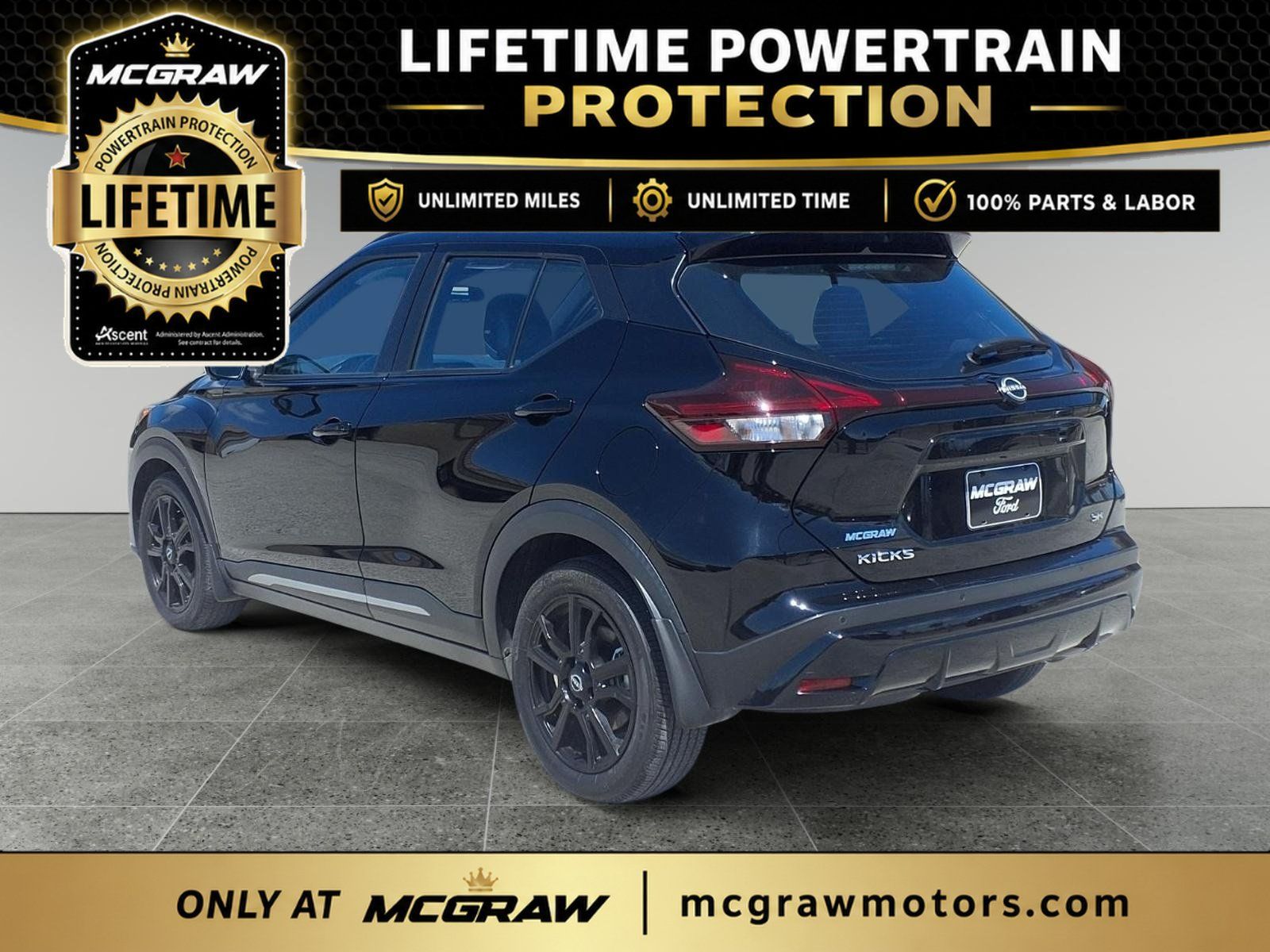 Used 2024 Nissan Kicks SR w/ SR Premium Package FWD image 3