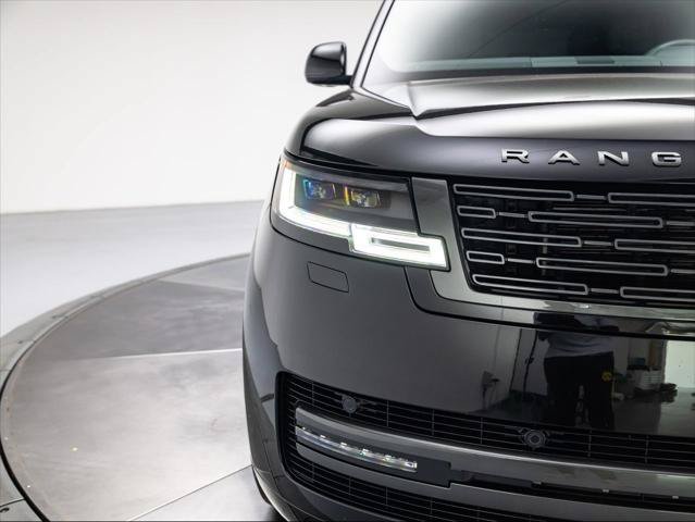 Used 2025 Land Rover Range Rover SE AWD/4WD image 10