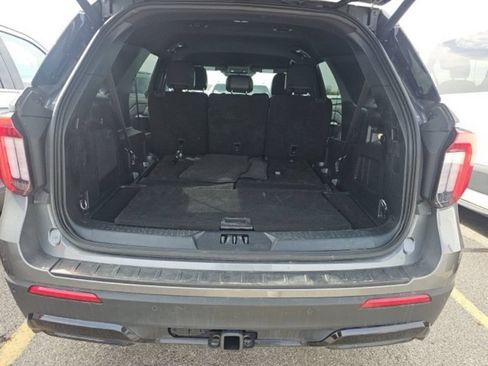 Used 2025 Ford Explorer ST-Line w/ ST-Line Street Pack AWD/4WD image 15