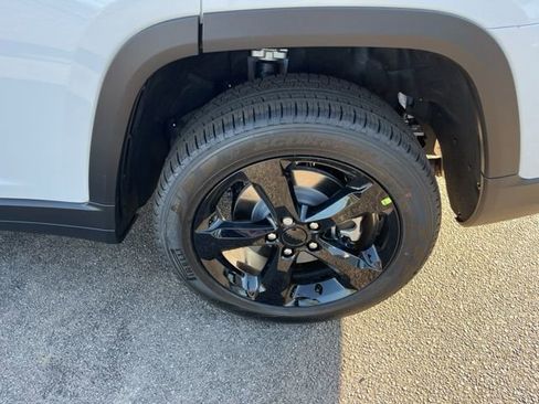 New 2026 Jeep Grand Cherokee L Limited w/ Limited Altitude Package AWD/4WD image 22