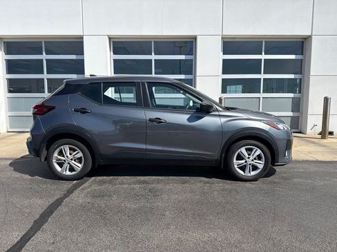 Used 2023 Nissan Kicks S FWD image 3