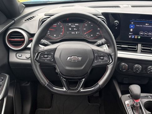 Used 2025 Chevrolet Trax RS w/ Driver Confidence Package FWD image 8