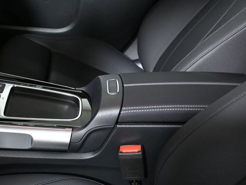 New 2026 Mercedes-Benz GLB 250 4MATIC image 26