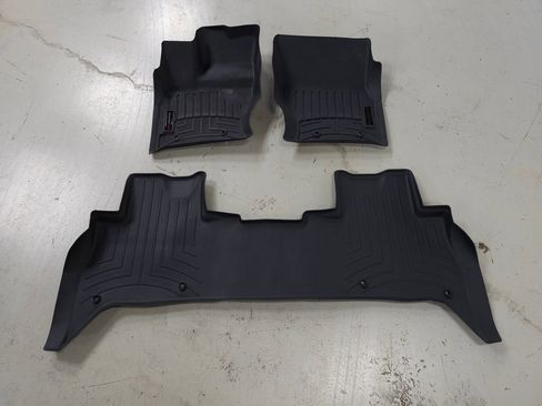 Used 2023 Land Rover Discovery S R-Dynamic image 9