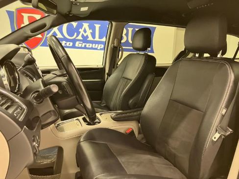 Used 2019 Dodge Grand Caravan SXT image 29