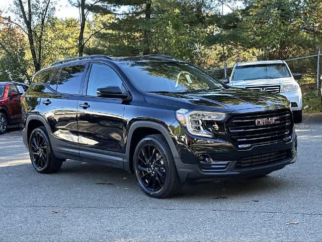 Used 2023 GMC Terrain SLT w/ Infotainment Package II AWD/4WD image 21