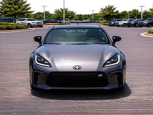 Used 2022 Toyota GR86 RWD image 8