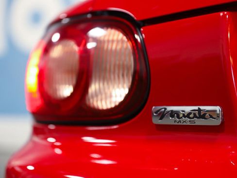 Used 2003 MAZDA MX-5 Miata LS RWD image 21
