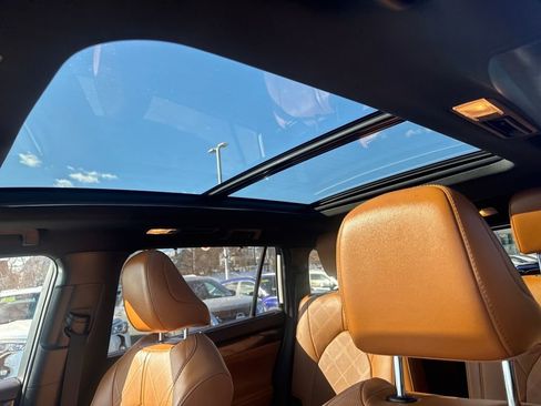 Used 2021 Toyota Highlander Platinum image 18