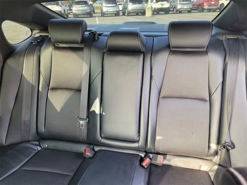 Used 2018 Honda Accord Sport image 11