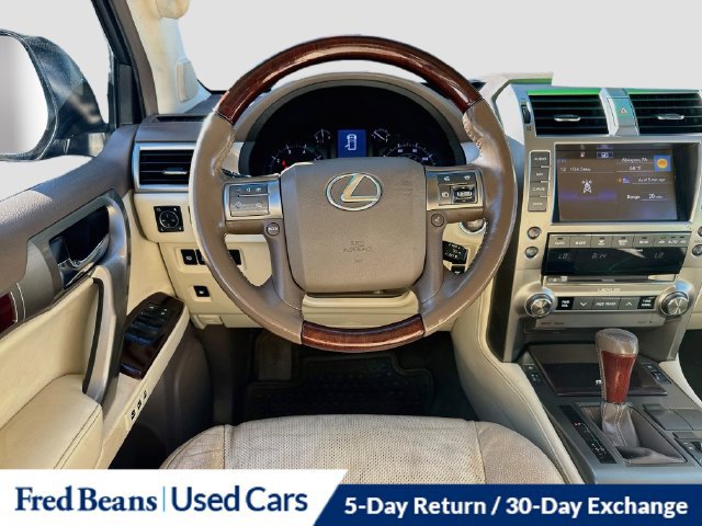 Used 2016 Lexus GX 460 w/ Premium Package AWD/4WD image 29