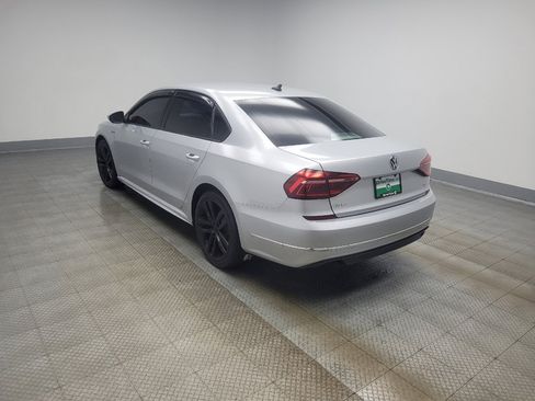 Used 2018 Volkswagen Passat 2.0T R-Line FWD image 3