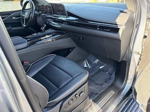 Used 2022 Cadillac Escalade ESV Sport w/ Touring Package image 15