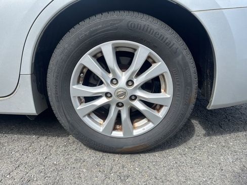 Used 2014 Nissan Altima 2.5 S w/ Sport Value Package image 16