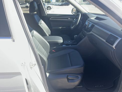 Certified 2023 Volkswagen Atlas SE image 29