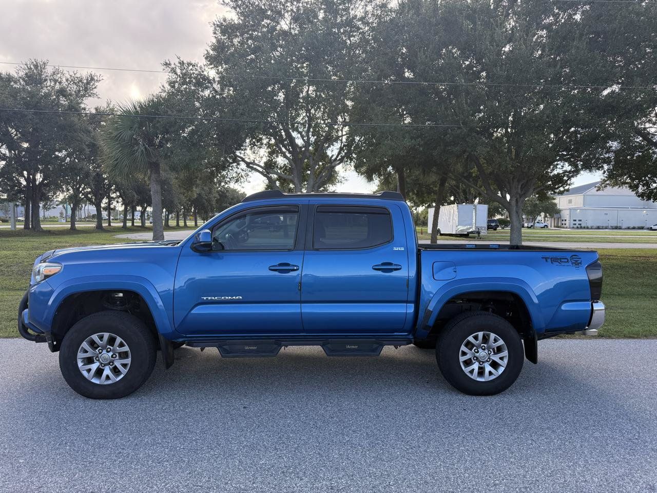 Used 2016 Toyota Tacoma SR5 RWD image 3