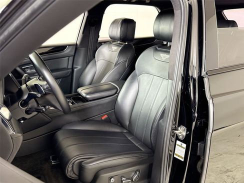 Used 2019 Bentley Bentayga image 12