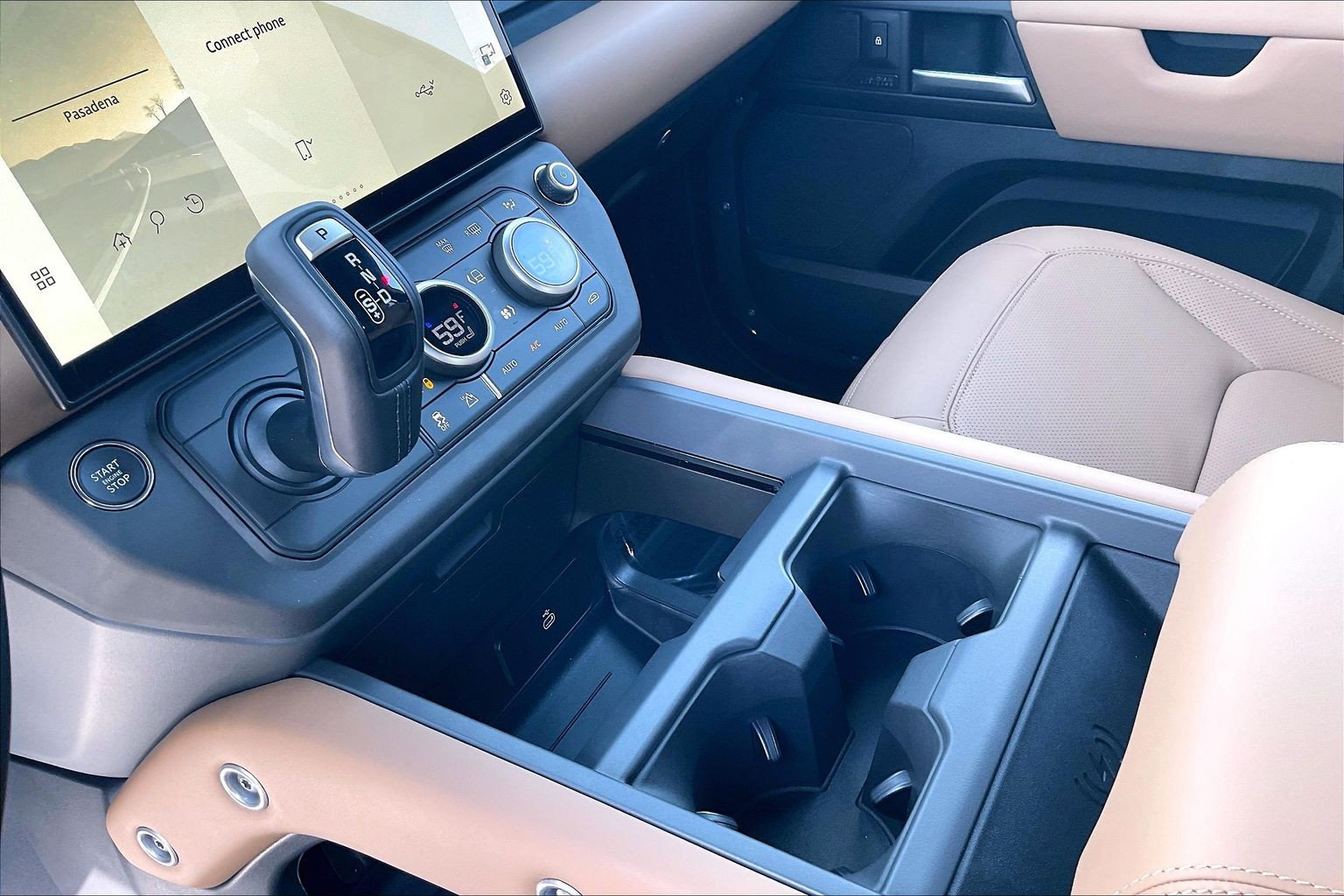New 2026 Land Rover Defender 130 X-Dynamic SE AWD/4WD image 13