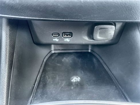 Used 2025 Buick Envista Preferred w/ Advanced Safety Package image 25