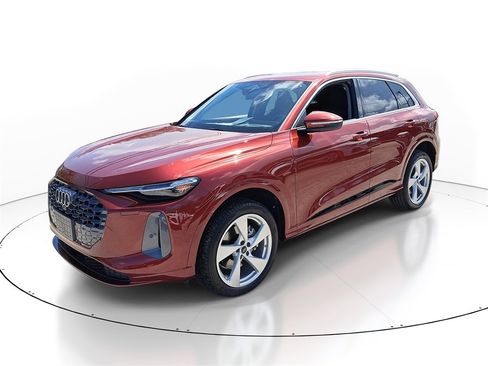 New 2025 Audi Q5 Premium Plus image 2