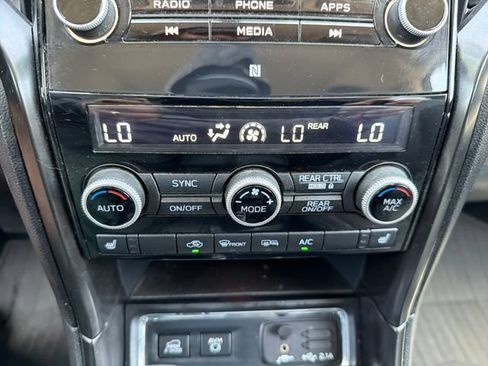 Used 2022 Subaru Ascent Onyx Edition AWD/4WD image 14