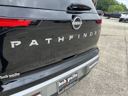 Used 2024 Nissan Pathfinder SL FWD image 32