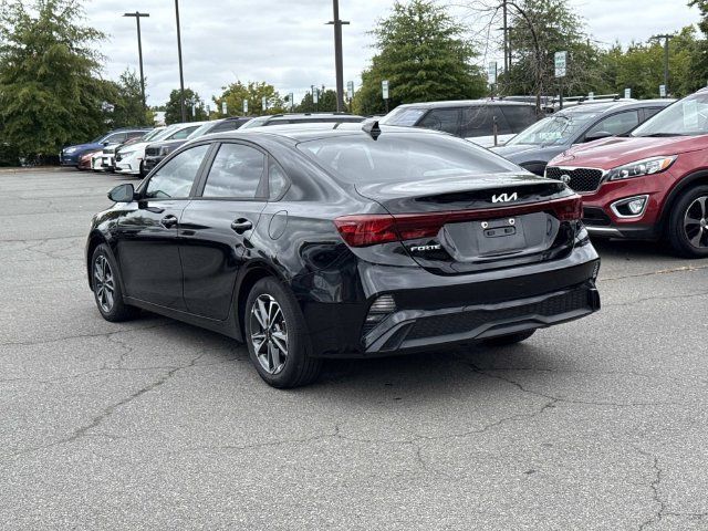 Used 2023 Kia Forte LXS w/ LXS Technology Package FWD image 4
