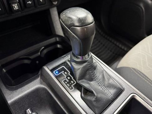 Used 2022 Toyota Tacoma TRD Sport w/ Technology Package AWD/4WD image 19