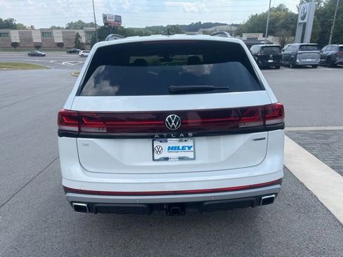 New 2026 Volkswagen Atlas Peak Edition image 4