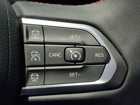 Used 2024 Jeep Compass Trailhawk w/ Trailhawk Convenience Group AWD/4WD image 22