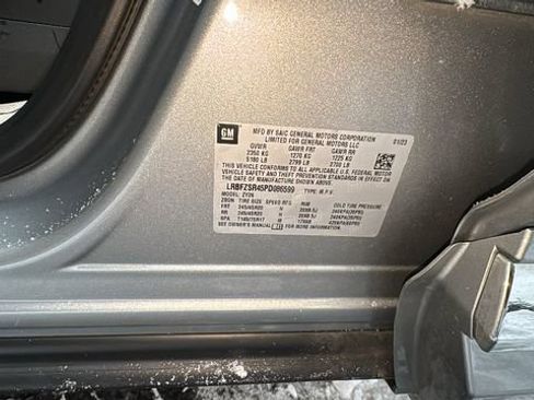 Used 2023 Buick Envision Avenir image 38