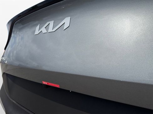 New 2025 Kia Sportage LX image 17