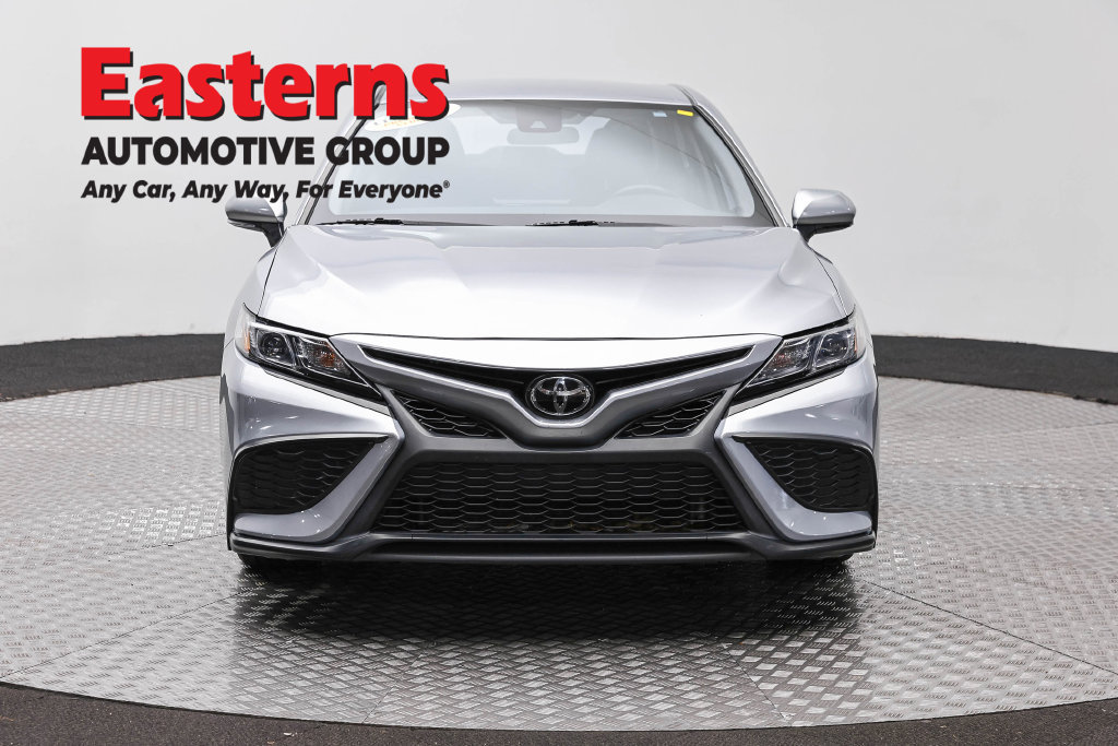 Used 2024 Toyota Camry SE FWD image 3