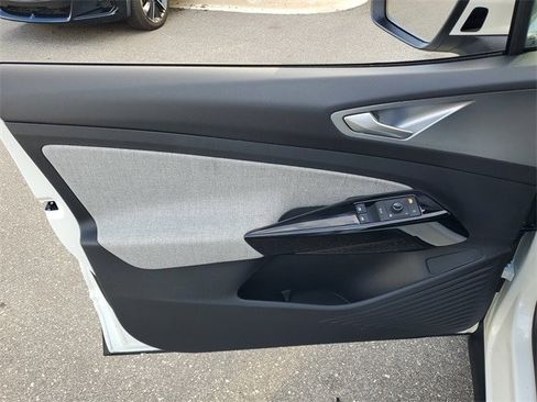 New 2025 Volkswagen ID.4 Pro image 13