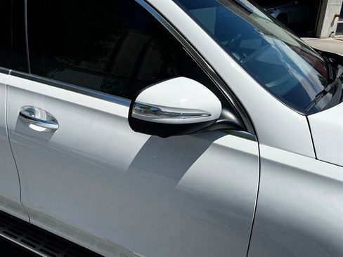 Used 2021 Mercedes-Benz GLE 350 4MATIC w/ Premium Package image 9